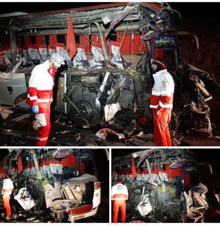 ۴ کشته و ۱۴ مصدوم در تصادف اتوبوس و تریلی در جاده یزد-مشهد +فیلم