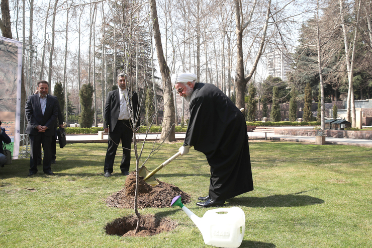 بهره‌برداری از ۱۲۹۰ هکتار جنگلکاری در اطراف تهران اقدام بسیار ارزشمندی است