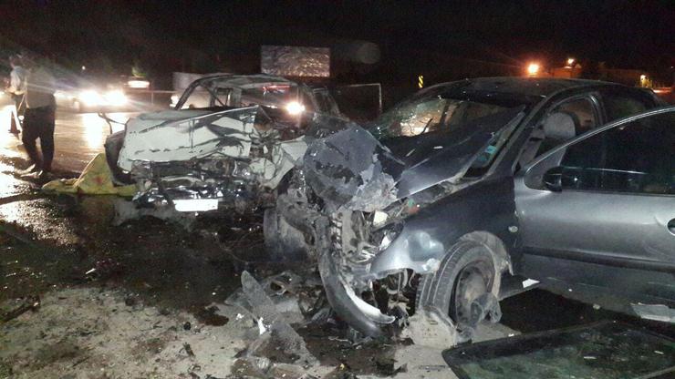 تصادف پژو و پیکان در جاده نیشابور منجر به مرگ ۲ نفر شد
