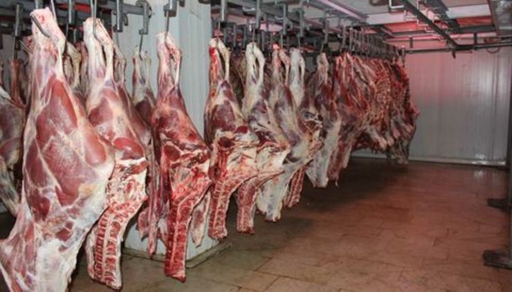 قیمت گوشت قرمز لاشه گوسفندی هر کیلو ۸۵ هزار تومان / کاهش قیمت ۲۰ قلم کالا در مشهد