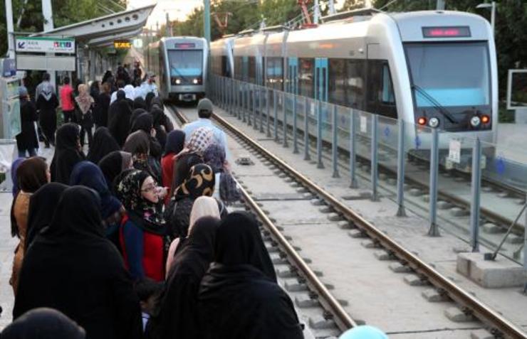 کاهش سرفاصله زمانی خط یک قطارشهری مشهد همزمان با آغاز سال تحصیلی