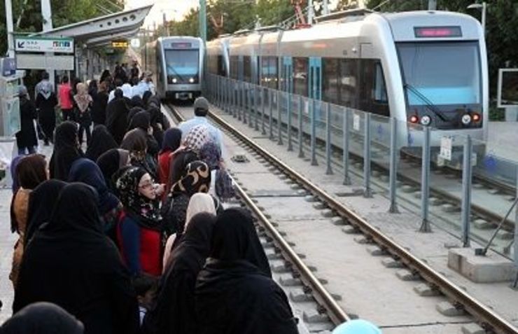 ثبت نزدیک به دو میلیون سفر در قطارشهری مشهد طی ۱۰ روز اول مهرماه / رشد جابه جایی مسافر با خطوط قطارشهری
