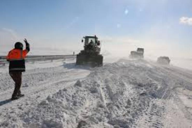 مسدود شدن جاده شاهرود - گرگان به علت برف و بوران