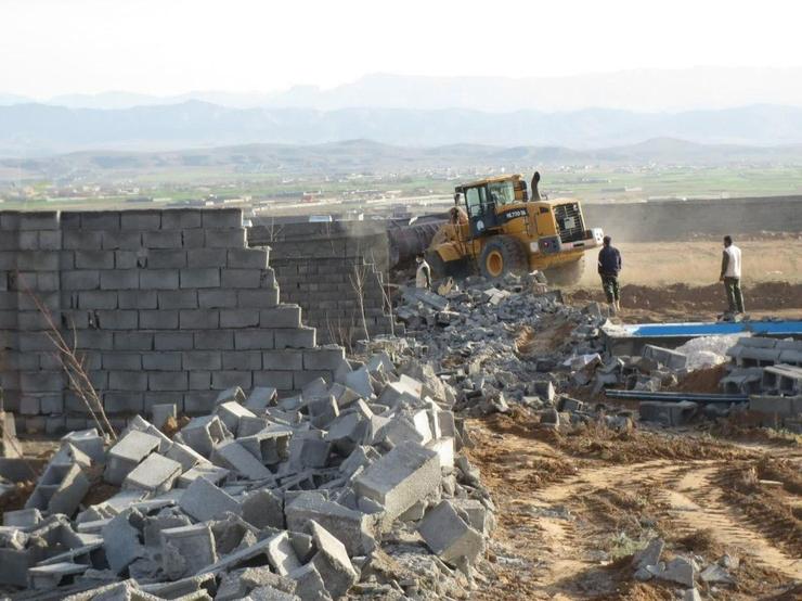 تخریب ساخت و ساز‌های غیرمجاز در روستای زاک مشهد+تصاویر