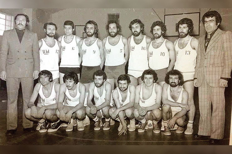 قاب خاطره | تیم بسکتبال دانشگاه مشهد در سال‌هاى ١٣٥١ تا١٣٥٣