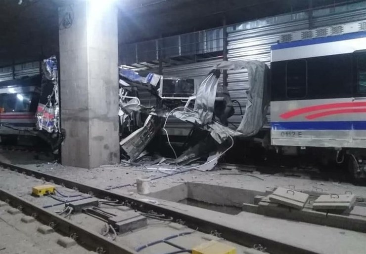 خروج قطار شهری از ریل در تبریز حادثه آفرید+ تصاویر