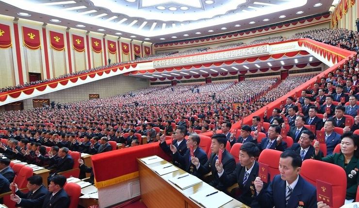 کنگره حزب کومنیستی کره شمالی بدون استفاده از ماسک برگزار شد+تصاویر