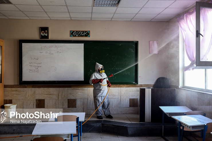 وزیر بهداشت: مخالف بازگشایی مدارس از اول بهمن هستیم