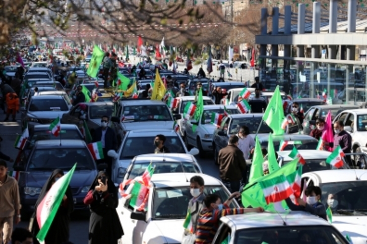 حضور مردم در راهپیمایی خودرویی ۲۲ بهمن در مشهد