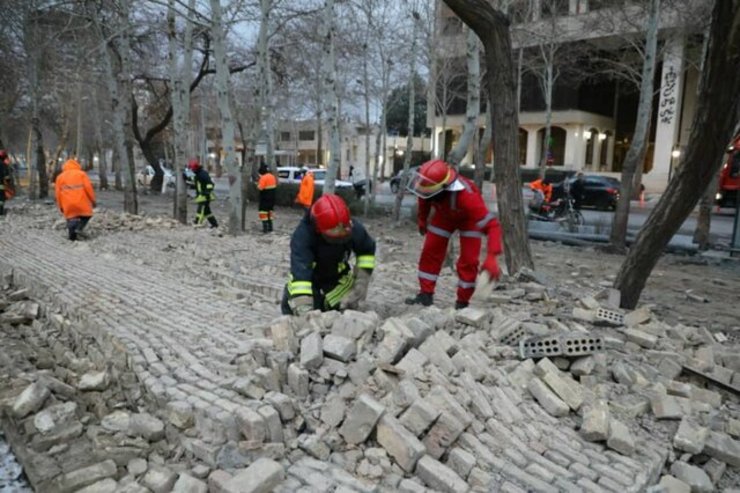 ۱۳۶ مأموریت ‌آتش‌نشانی مشهد در پی وزش باد شدید