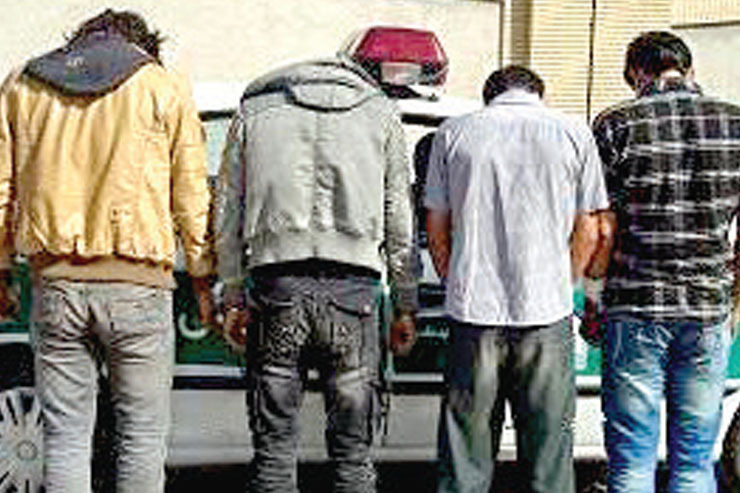 دستگیری سارقان ۲۱ خودرو در مشهد