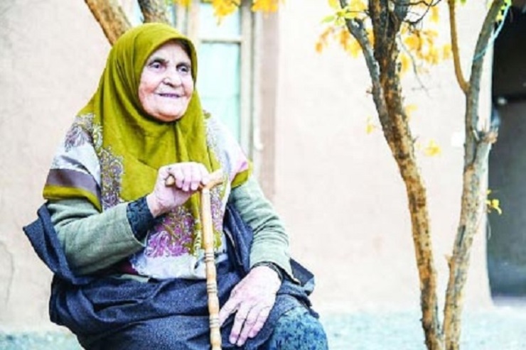 روایت ۹۲ سال زندگی زن سبزواری که «مادر جبهه‌ها» لقب گرفت