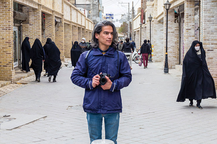 زندگی یک عکاس مهاجر | ما افغانستانی‌ها خودمان به خودمان کمک می‌کنیم
