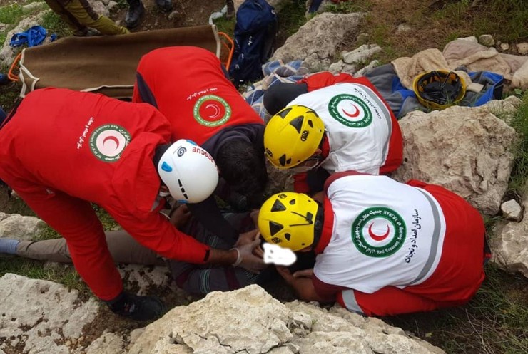 سقوط سه کوهنورد در ارتفاعات دشتستان بوشهر + فیلم و عکس