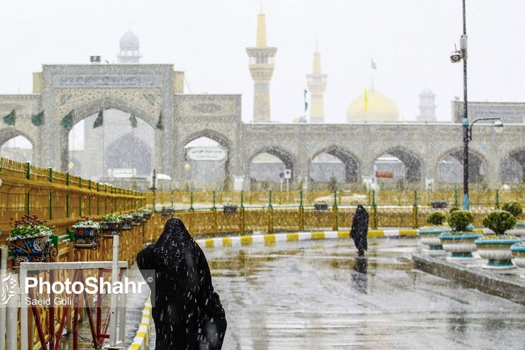 بارش برف در مشهد در آخرین روز‌های زمستان ۱۳۹۹ + تصاویر