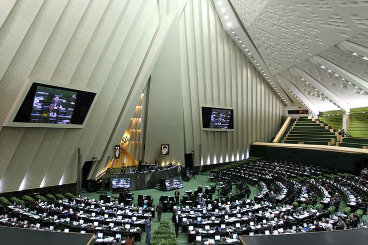 مجلس آستان قدس و ستاد اجرایی فرمان امام را موظف به پرداخت مالیات کرد