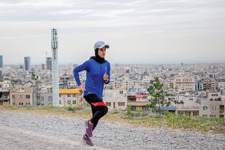 دختر رکورددار ۸۰۰ متر ایران که با دستان خالی برای آسیایی‌شدن می‌جنگد