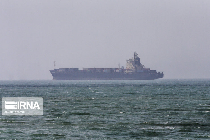 آسیب به بدنه کشتی باری ایرانی به گل نشسته در تنگه سنگاپور