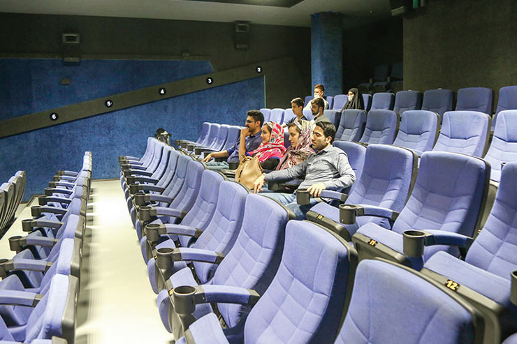 بازگشایی نصفه‌نیمه سینماهای مشهد