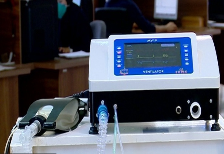 فناوری برای بیماران کرونایی | تولید نخستین دستگاه ونتیلاتور پرتابل کشور در شیراز+ ویدئو