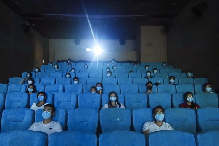 اولین روز بازگشایی سینماهای چین و فروش بالای گیشه