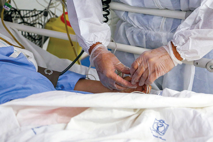چند روایت از رنج کودکان کرونایی بستری در بیمارستان