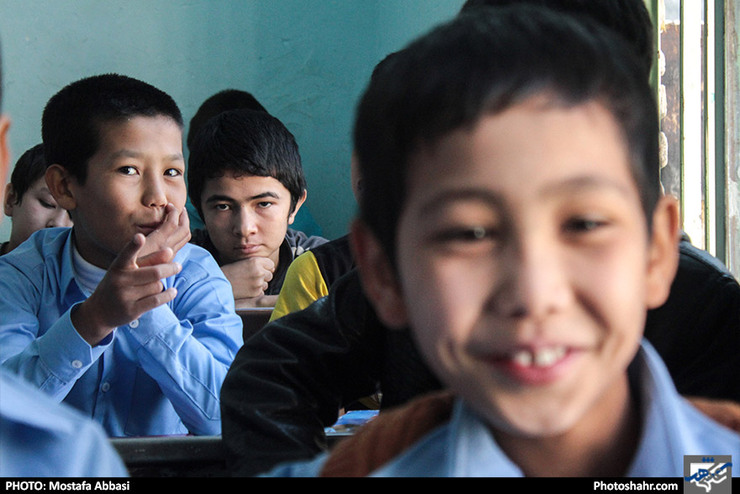 تسریع روند ثبت نام اتباع خارجی در مدارس | اختصاص تسهیلات برای دسترسی دانش‌آموزان مهاجر به شاد