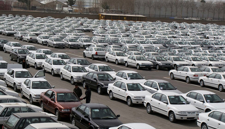 فروش ماهانه خودرو با قیمت فصلی، خودروسازان را با چالش مالی مواجه می‌کند