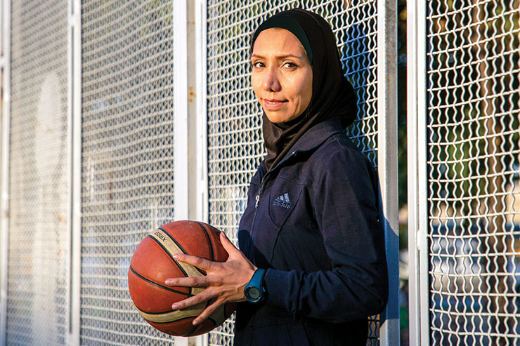 مربی بسکتبال درباره آموزش ورزش در شهر و روستا می‌گوید