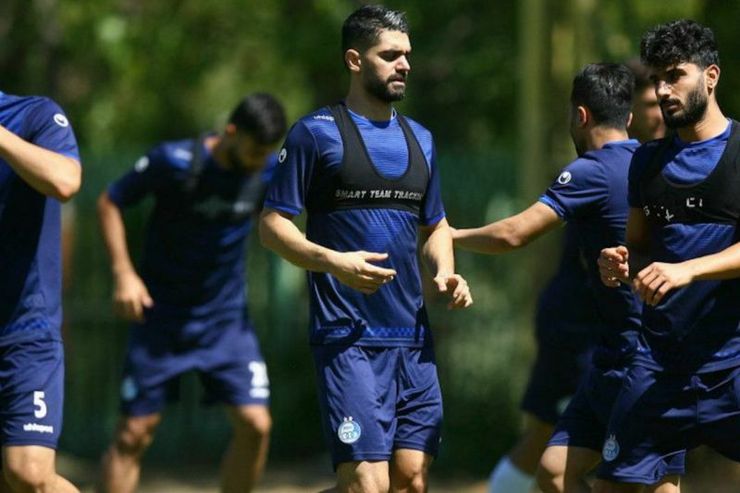 زمزمه مذاکره با علی کریمی در باشگاه پرسپولیس|به تلافی نادری!