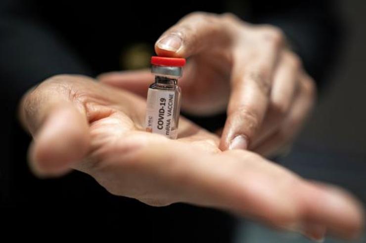 آیا بیماری کرونا با واکسن تمام می‌شود؟