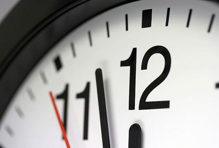 علت تغییر ساعت رسمی کشور چیست؟ | کدام کشور اولین بار تغییر ساعت را انجام داد؟
