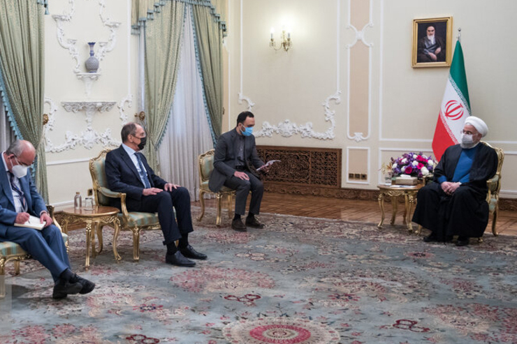 روحانی در دیدار با لاوروف از مواضع روسیه در حمایت از برجام قدردانی کرد | تاکید بر راه‌اندازی خط تولید مشترک واکسن کرونا