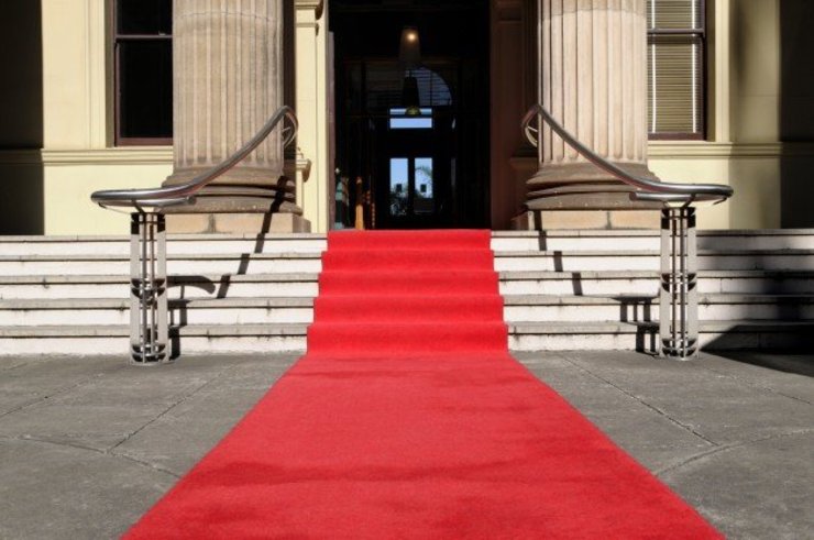 حذف فرش قرمز از جشنواره فیلم فجر امسال + فیلم