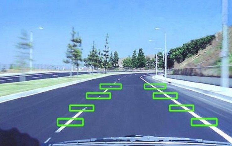 از فناوری رانندگی بین خطوط چه می‌دانید؟