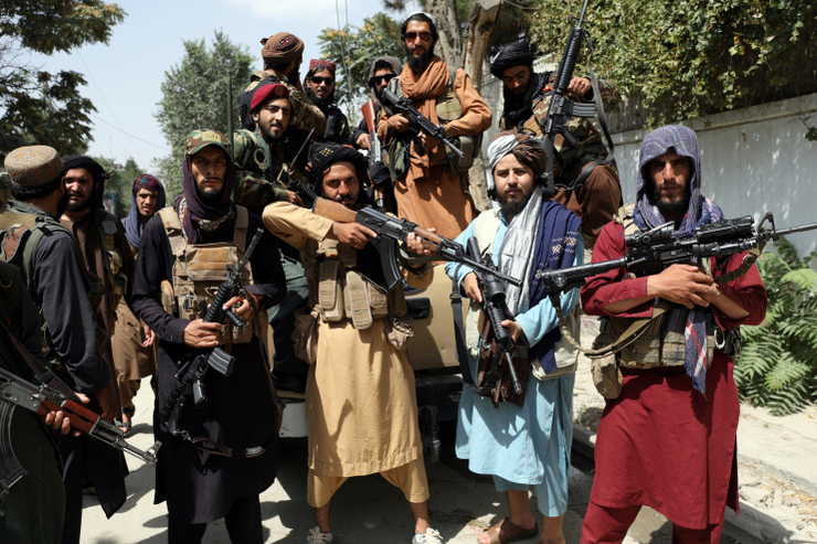 طالبان خطاب به معترضان فاریاب: هر کسی مقابل نظام بایستد، نابود می‌شود