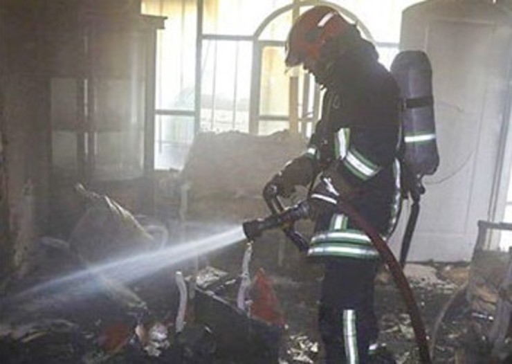 روز سخت برای امدادگران مشهدی | سقوط در اگو، نجات در آتش