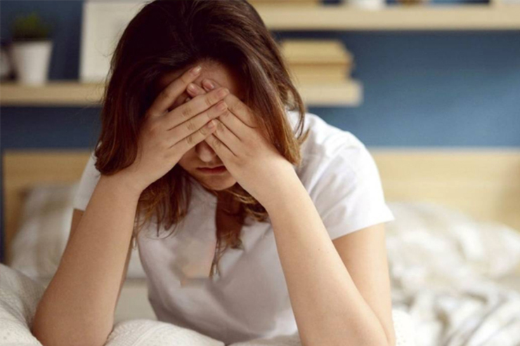 چرا بی‌خوابی و سردرد رابطه مستقیمی دارند؟