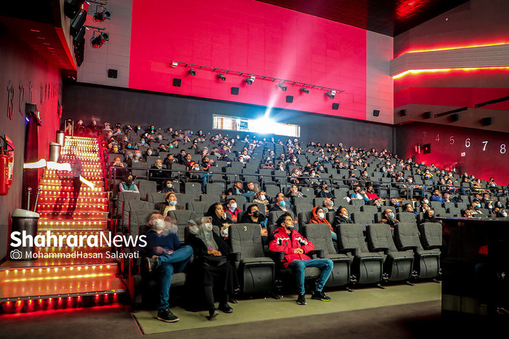 سومین روز نوزدهمین جشنواره فیلم فجر با اکران ۵  فیلم در سینما‌های مشهد همراه بود