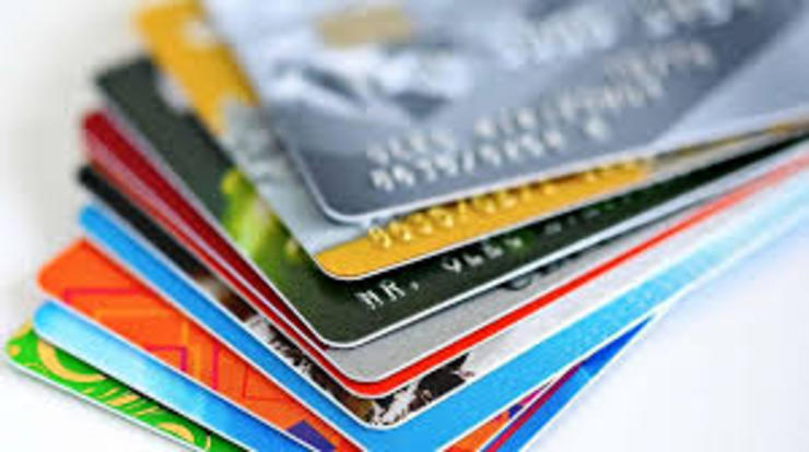 طرح مجلس برای حذف ارز ترجیحی؛ کارت الکترونیکی به مردم داده می‌شود