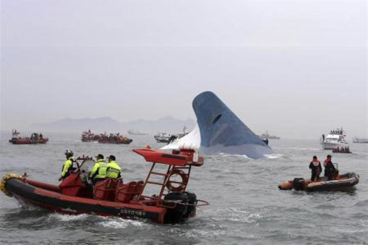 جزئیاتی تازه از غرق شدن کشتی اماراتی حامل خودرو در آبهای عسلویه + تصاویر