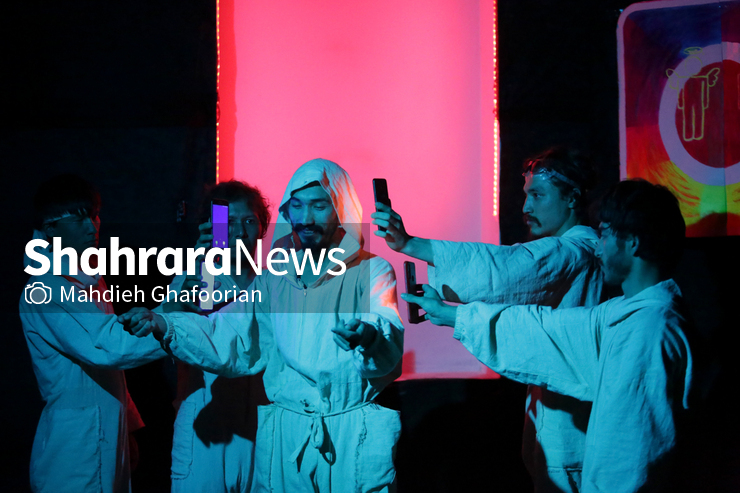 زنده نگه‌داشتن مشعلی در طوفان | درباره تئاتر «هنوز نمرده» که همه عوامل آن افغانستانی هستند
