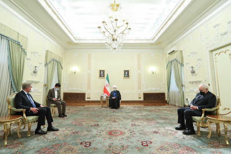 روحانی در دیدار با قریشی: امنیت، دغدغه مشترک ایران و پاکستان است