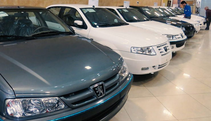 تداوم رکود در بازار خودرو | فروشندگان، خودروی خود را تا ۳۰ درصد زیر قیمت می‌فروشند!