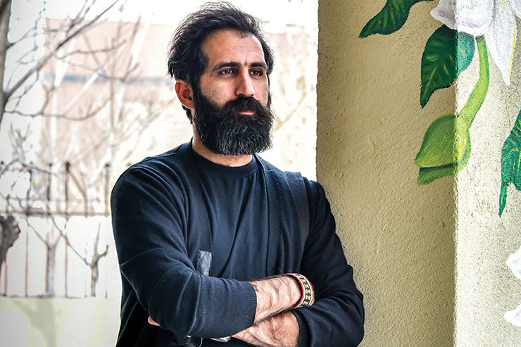 گپ و گفت با حسن کلانتری، گرافیست محله کاشانی مشهد | دغدغه پیوند مذهب و هنر