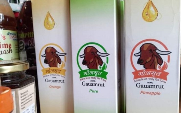 فروش محصولات «ادرار گاو» برای درمان کرونا در هند! + تصاویر
