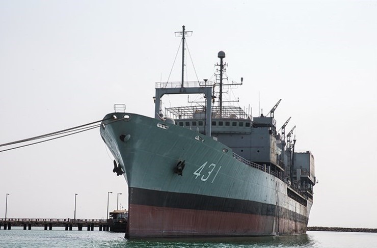 کشتی نظامی خارک غرق شد + فیلم و تصاویر