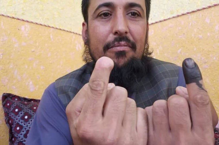 توئیت یک افغانستانی خطاب به مردم ایران | رای دهید و وطن دوستی خود را ثابت کنید + عکس
