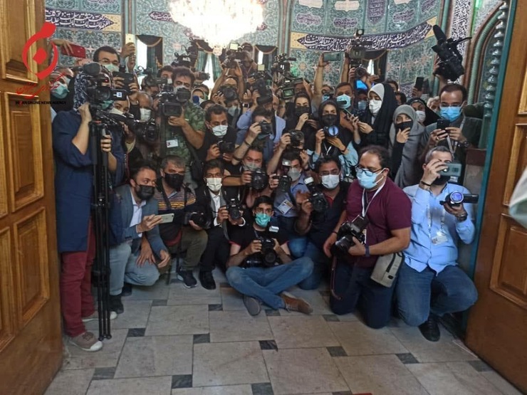 حضور گسترده عکاسان خبری در حسینیه ارشاد + عکس