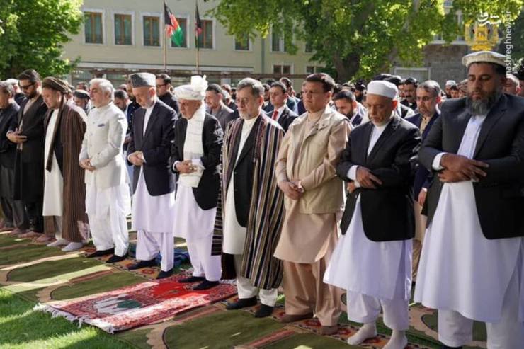 حمله راکتی هنگام اقامه نماز عید قربان در ارگ ریاست جمهوری افغانستان + فیلم